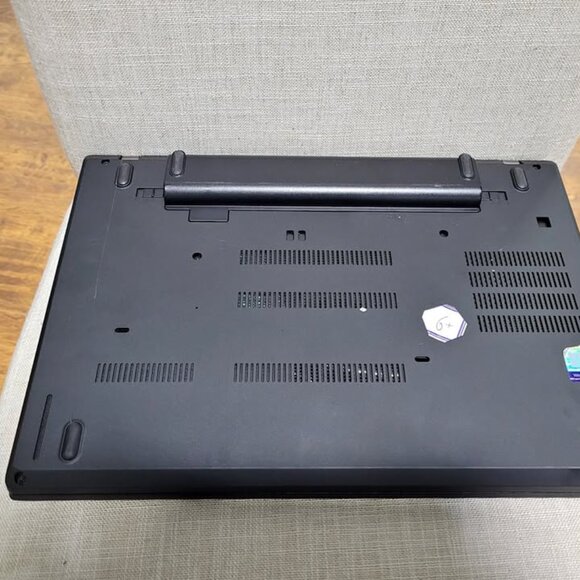 Lenovo T480 - 8th Generation 24gb ram 256gb storage - Picture 6 of 6